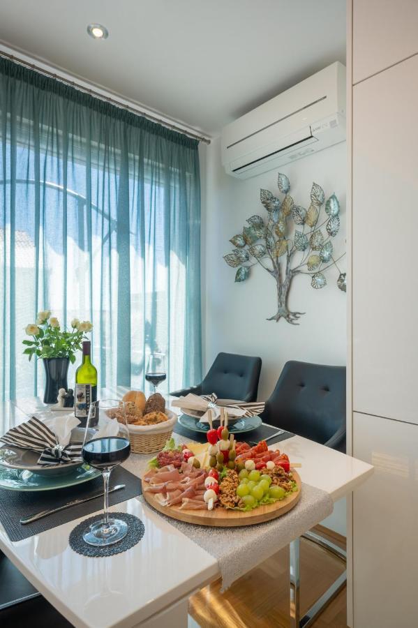 Apartment Tikvarin, Kastel Kambelovac Kastela Bagian luar foto