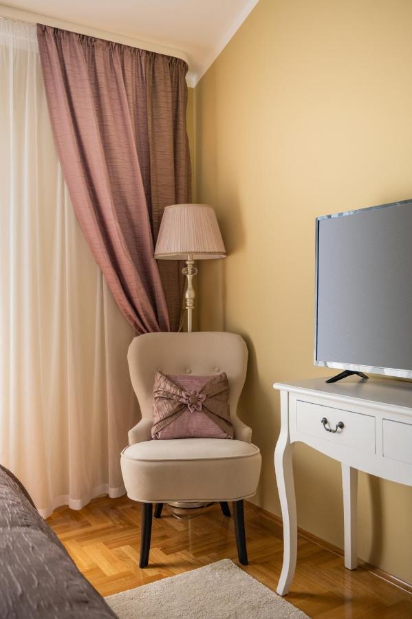 Apartment Tikvarin, Kastel Kambelovac Kastela Bagian luar foto