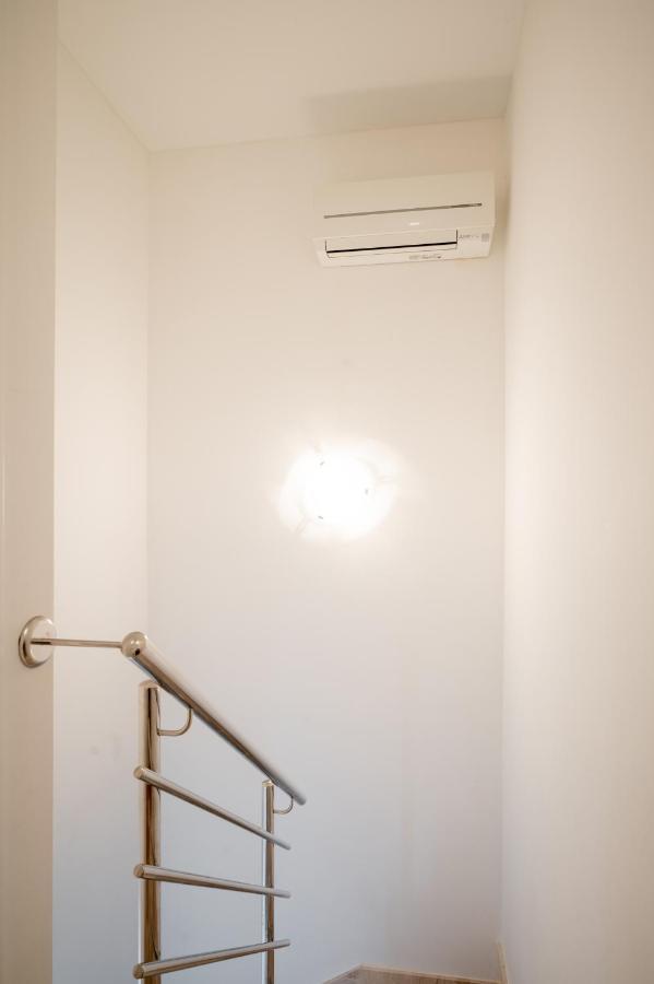 Apartment Tikvarin, Kastel Kambelovac Kastela Bagian luar foto