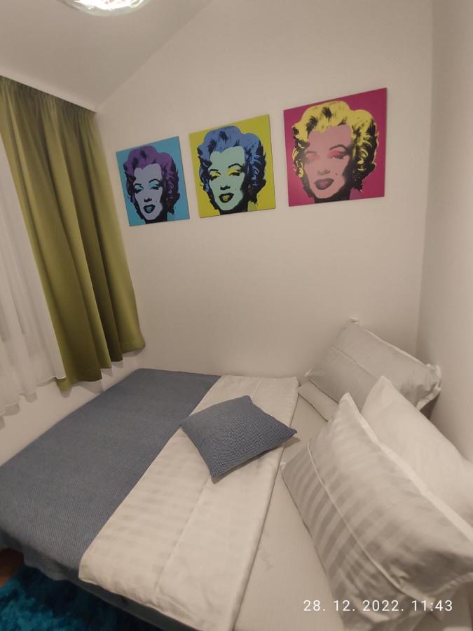 Apartment Tikvarin, Kastel Kambelovac Kastela Bagian luar foto