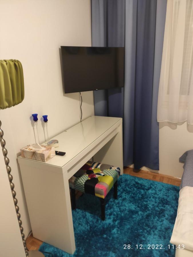 Apartment Tikvarin, Kastel Kambelovac Kastela Bagian luar foto